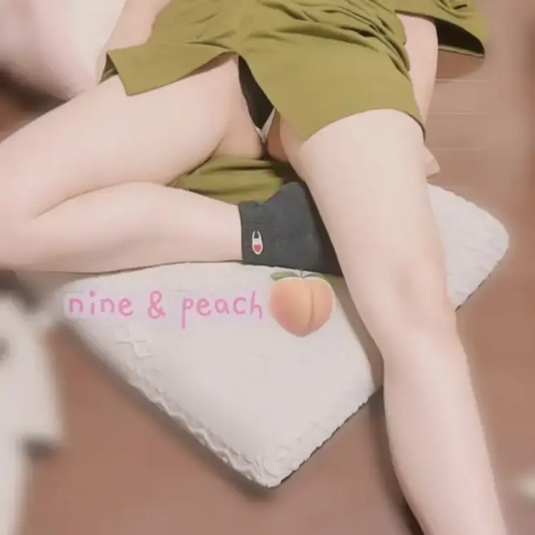 飲み会にTバックで行ったpeach🍑
潰れるまで飲んでるし怪しすぎる😂
続きもお楽しみに♪