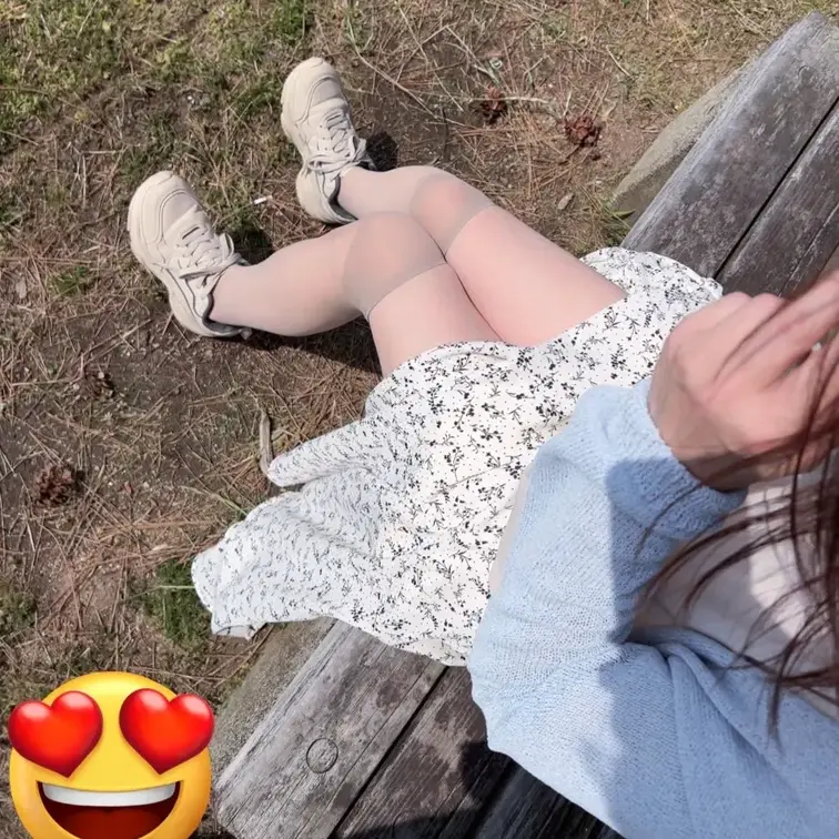 良いお天気〜🥰✨
心もお股も開放したい気分🥰💕
な〜んてね😂
水辺は気持ちいいね🥰💕