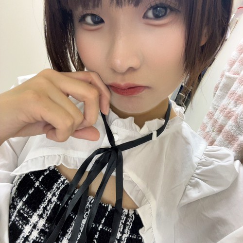 一乃　千夏(職業：露出狂＆M字の女王目指す）