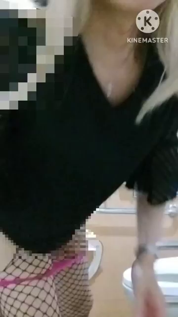 イキそうになってピストン我慢してる...
