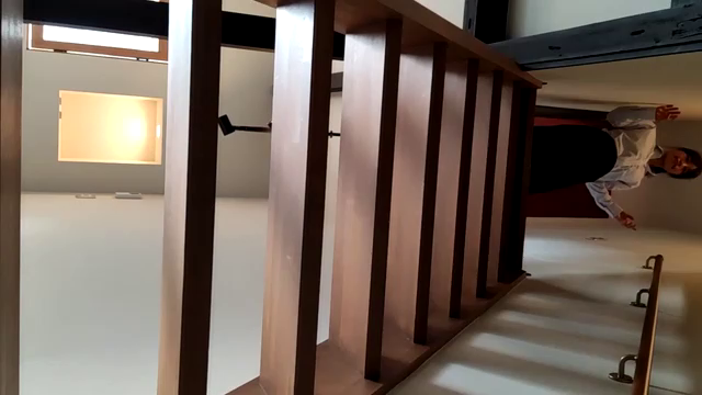 みくちゃんのM男顔面階段踏み歩き今...