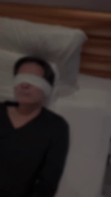 M男を○○○束して鼻責め、亀頭責めします