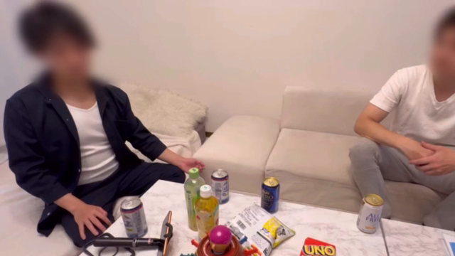 宅飲みからの王様ゲームで4pしちゃ...