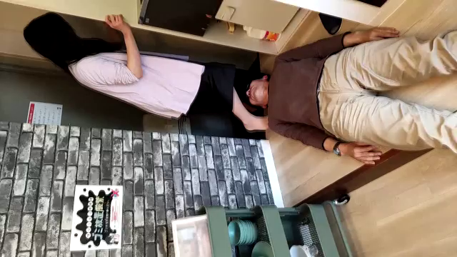 さなちゃんの透明になったM男の顔面...