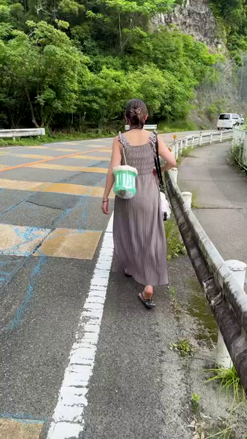 和歌山　野湯 その4道路横の小川に...