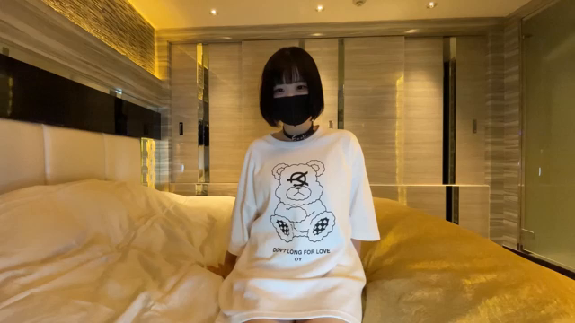 小柄でショートカット、少しメンヘラ...