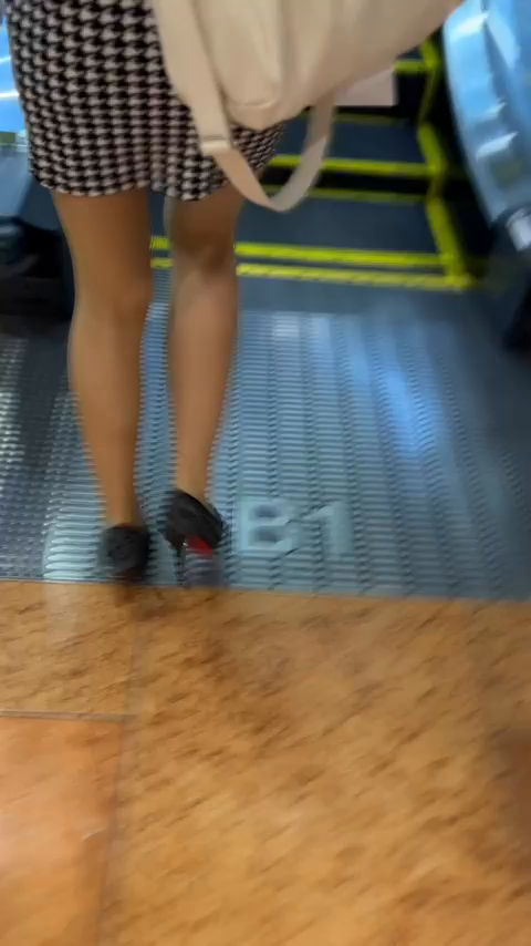 ミカとのデートで即尺プレイちょっと...