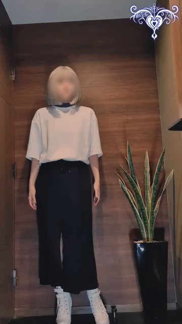 グレーでピッチリしてる上に大事なと...