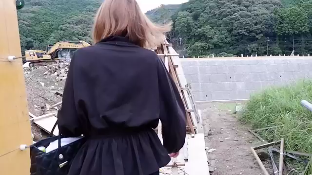 りりさんの那智勝浦屋外全裸入浴撮影...