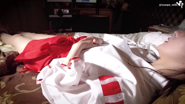 Fカップの神乳美女♡エロ神主がアル...